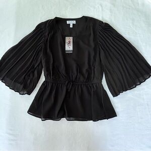 NWT Sofia Jeans Top Women's Size XS Polyester Long Sleeves VNeck Ruched Waist